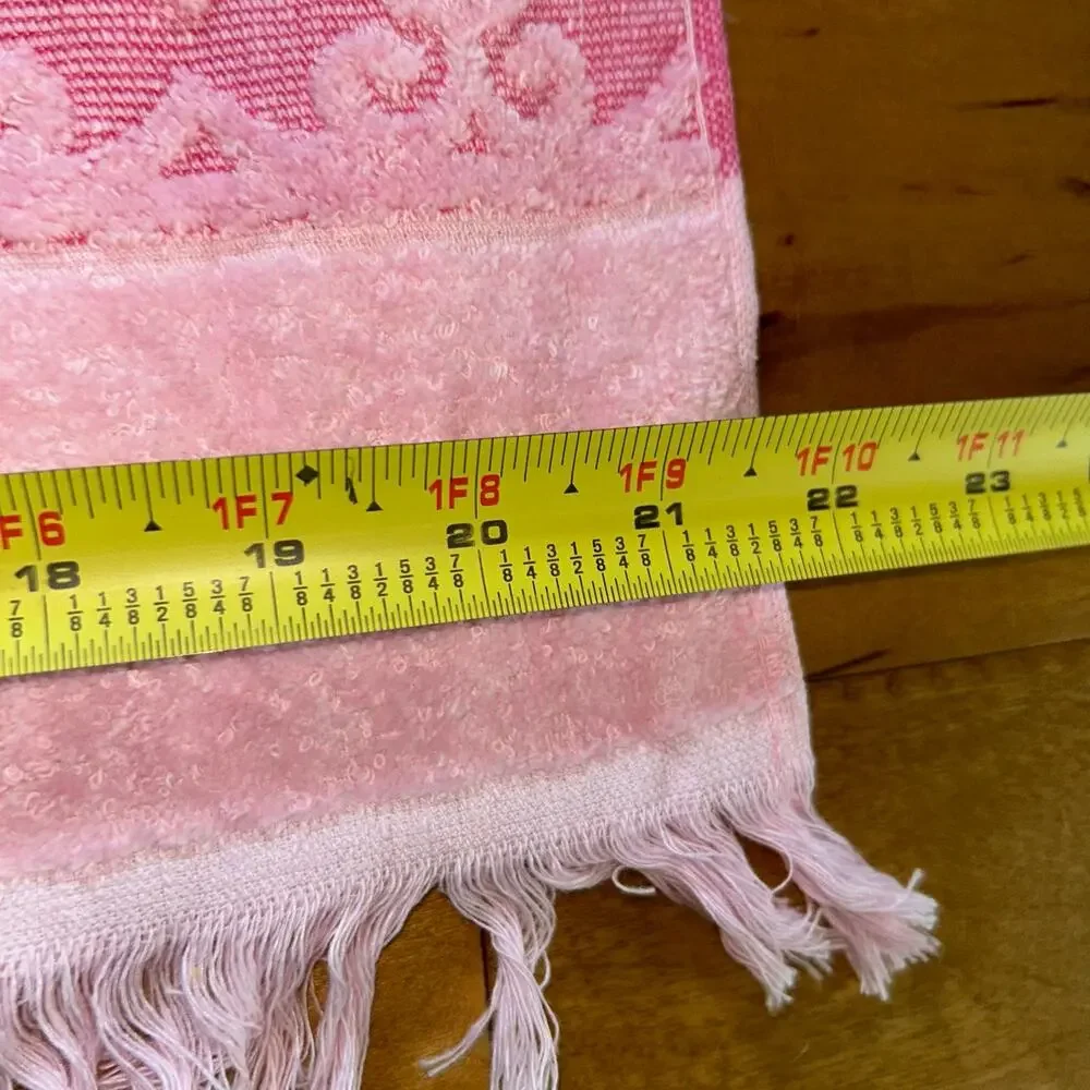 NWT 2 vintage pink JCPenny bath towels floral pattern fringed edges